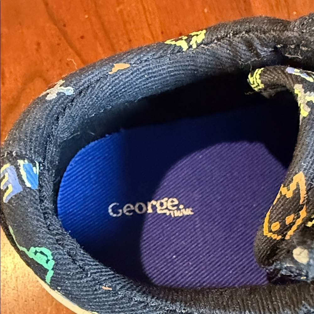George Black Game-Themed Kids Sneakers Size 7 - Picture 7 of 9